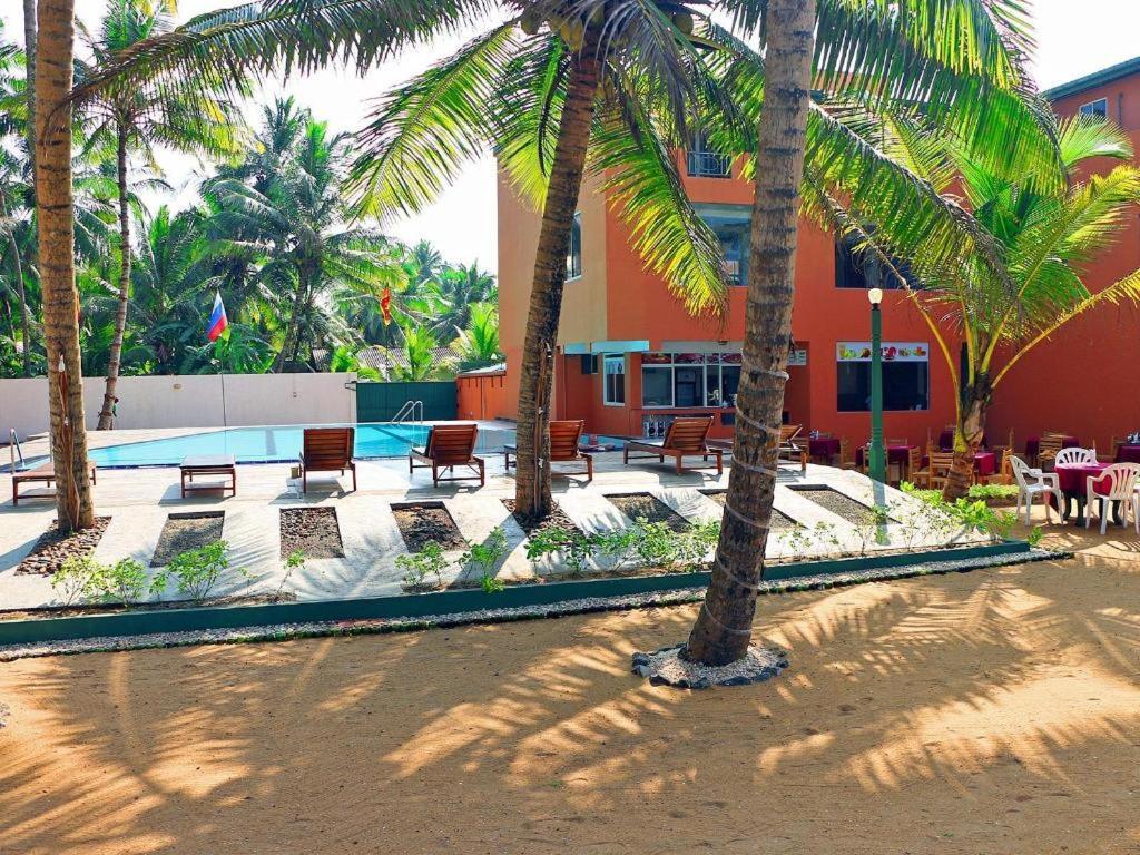 Oyo 246 Roy Villa Beach Hotel Kalutara Exterior foto